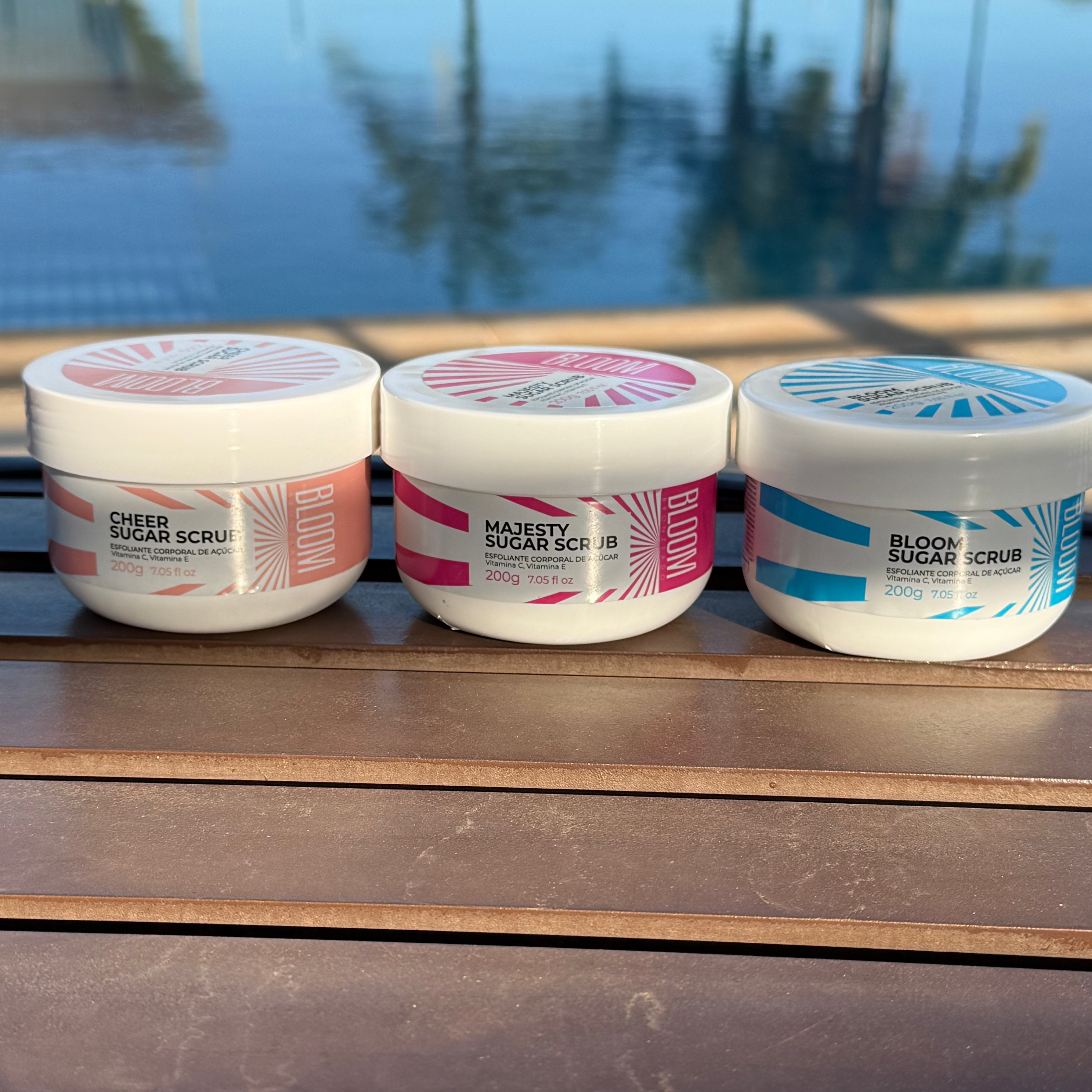 Kit 3 Esfoliantes Corporais 200g - Cheer, Majesty e Bloom