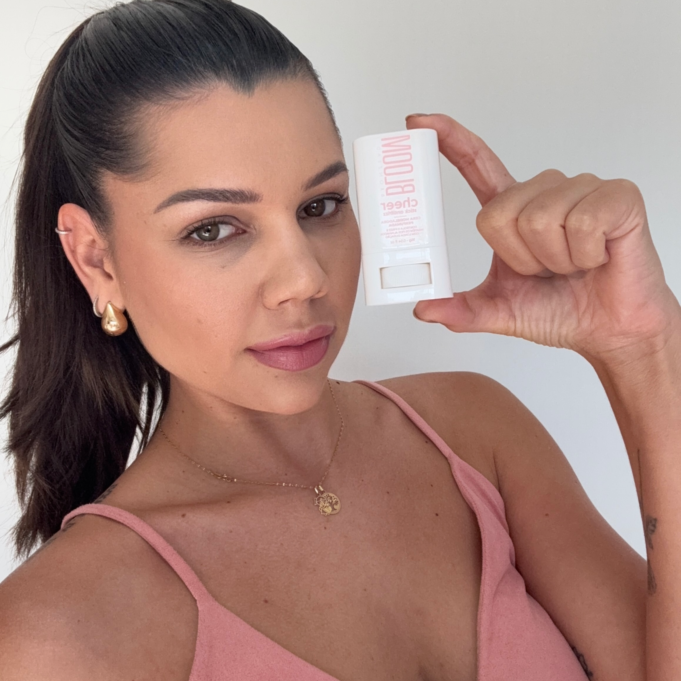 Stick Antifrizz Cheer – Cera Modeladora Pefumada com Proteção Térmica – 16g